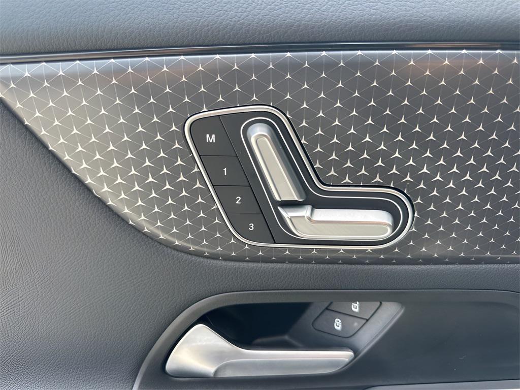 used 2025 Mercedes-Benz GLA 250 car, priced at $33,900