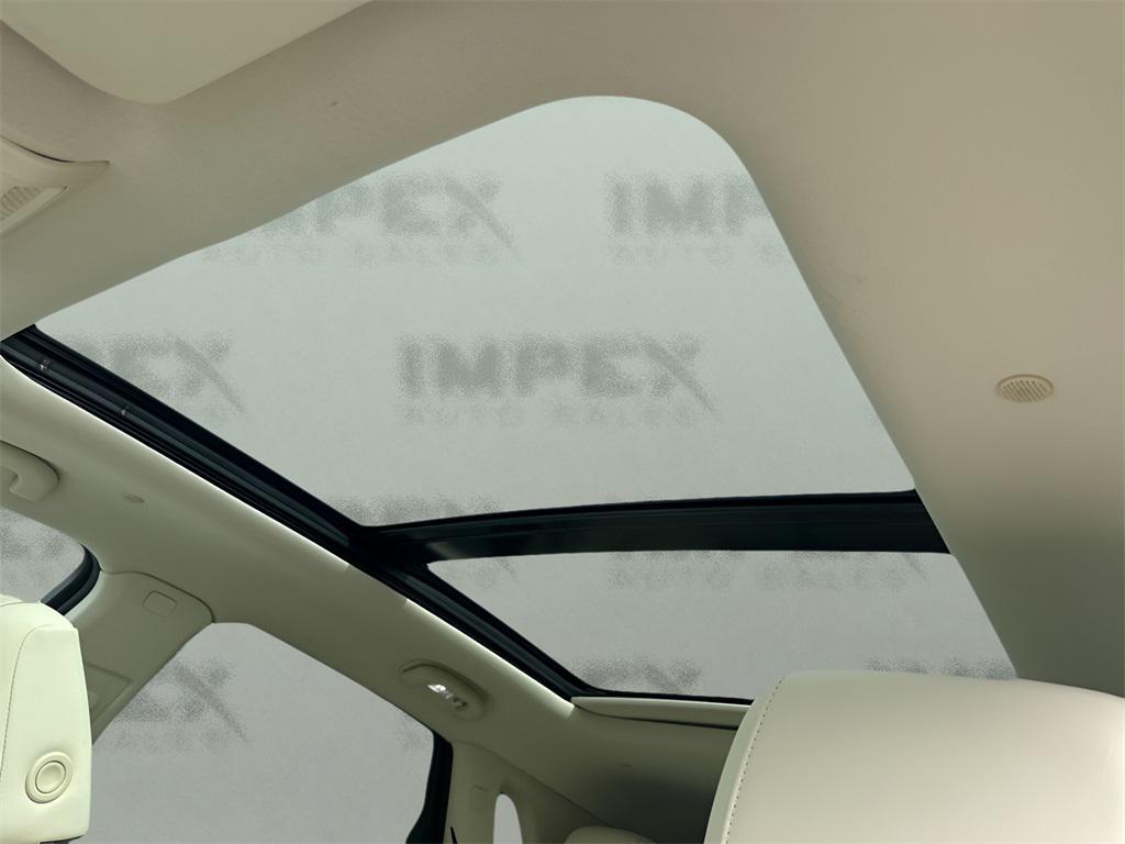 used 2024 Cadillac XT5 car, priced at $37,500