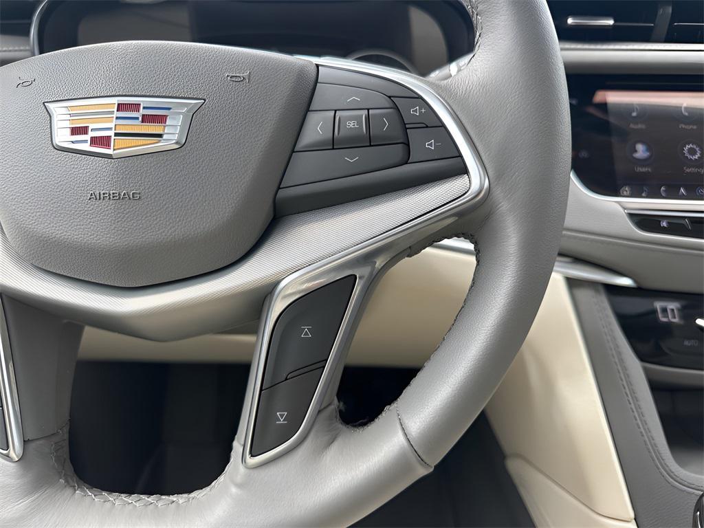 used 2024 Cadillac XT5 car, priced at $37,500
