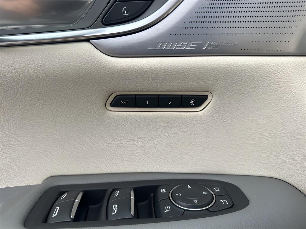 used 2024 Cadillac XT5 car, priced at $37,500