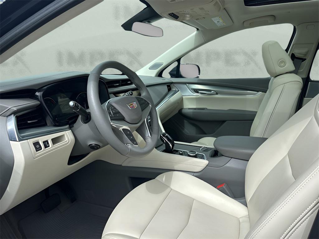 used 2024 Cadillac XT5 car, priced at $37,500