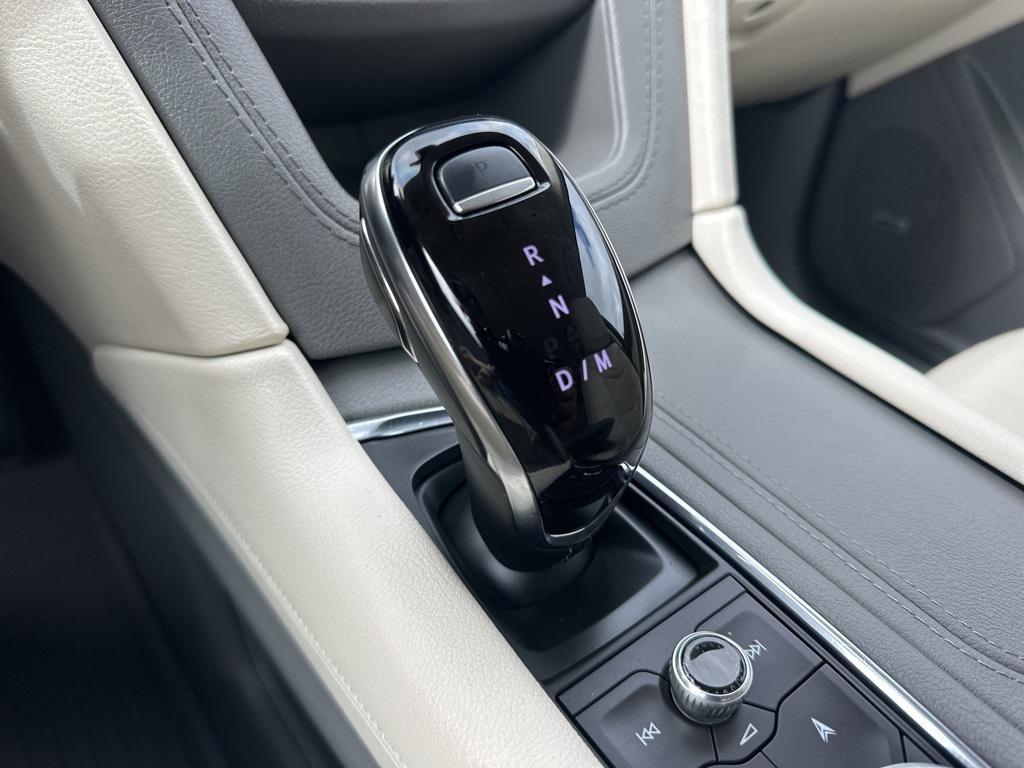 used 2024 Cadillac XT5 car, priced at $37,500