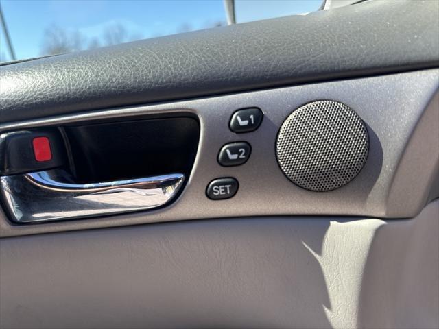 used 2005 Lexus ES 330 car, priced at $12,480