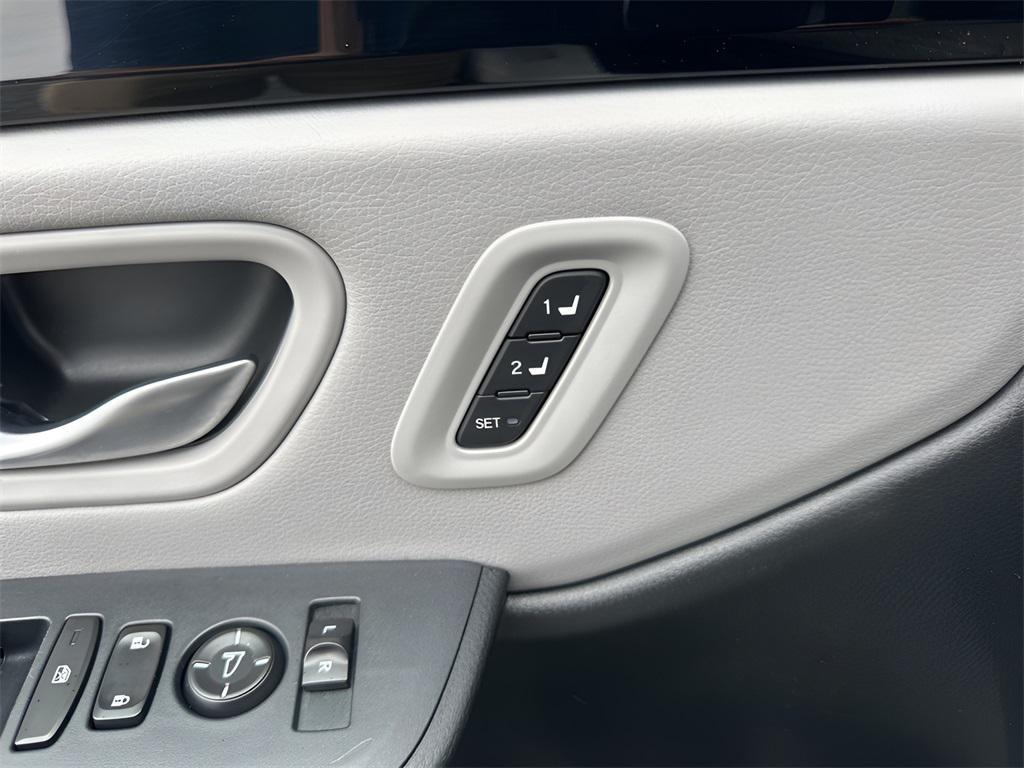 used 2025 Honda Pilot car, priced at $43,500
