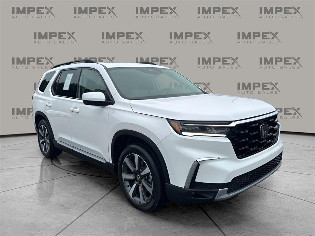 used 2025 Honda Pilot car, priced at $43,500