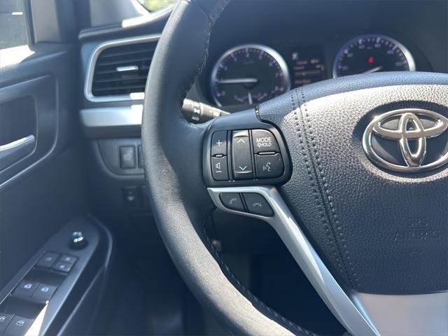 used 2018 Toyota Highlander car, priced at $26,980