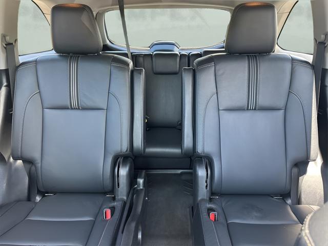 used 2018 Toyota Highlander car, priced at $26,980