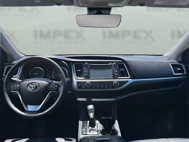 used 2018 Toyota Highlander car, priced at $26,980