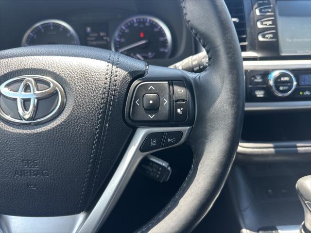 used 2018 Toyota Highlander car, priced at $26,980