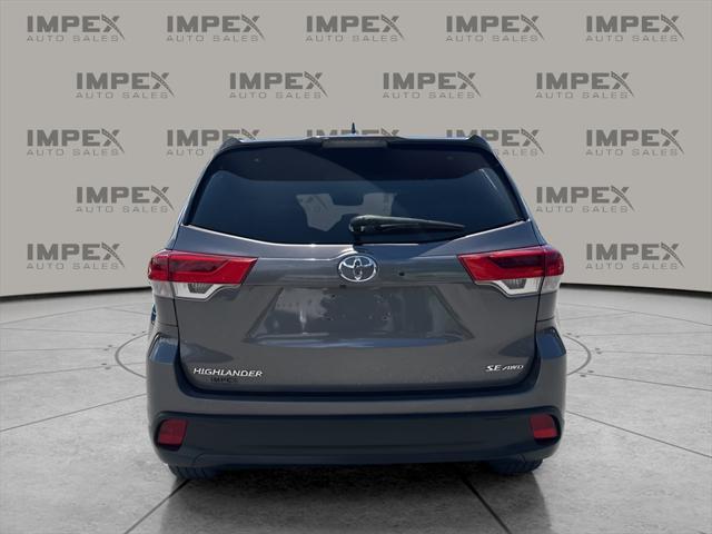 used 2018 Toyota Highlander car, priced at $26,980