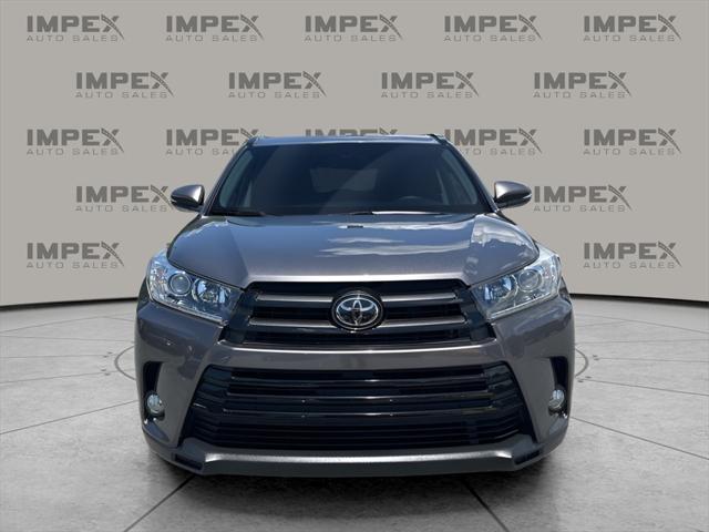 used 2018 Toyota Highlander car, priced at $26,980