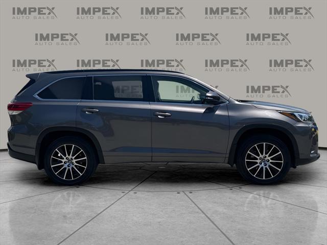 used 2018 Toyota Highlander car, priced at $26,980