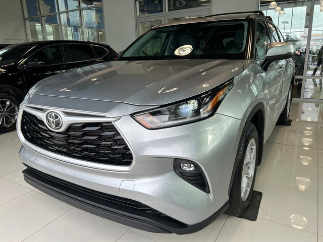 used 2021 Toyota Highlander car, priced at $31,495