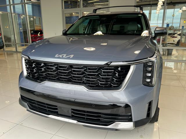 used 2025 Kia Sorento car, priced at $34,495