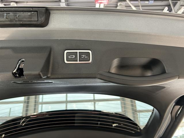 used 2025 Kia Sorento car, priced at $34,495