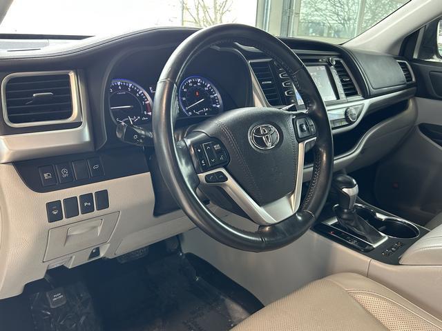 used 2018 Toyota Highlander car, priced at $25,995