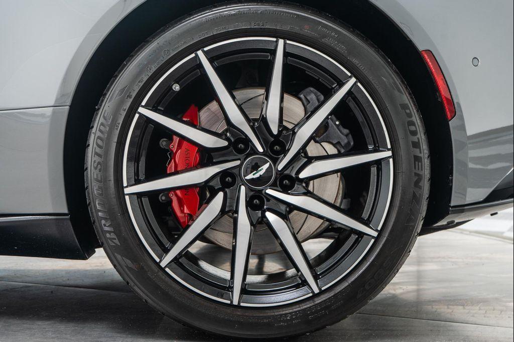 used 2021 Aston Martin DB11 car