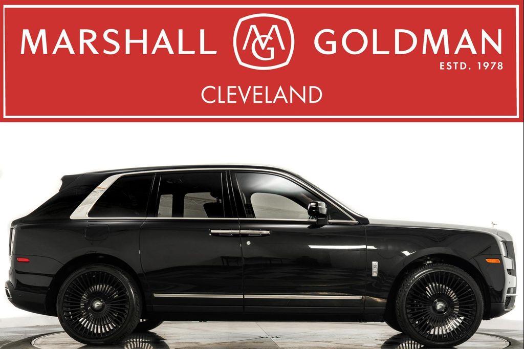 used 2022 Rolls-Royce Cullinan car, priced at $299,900