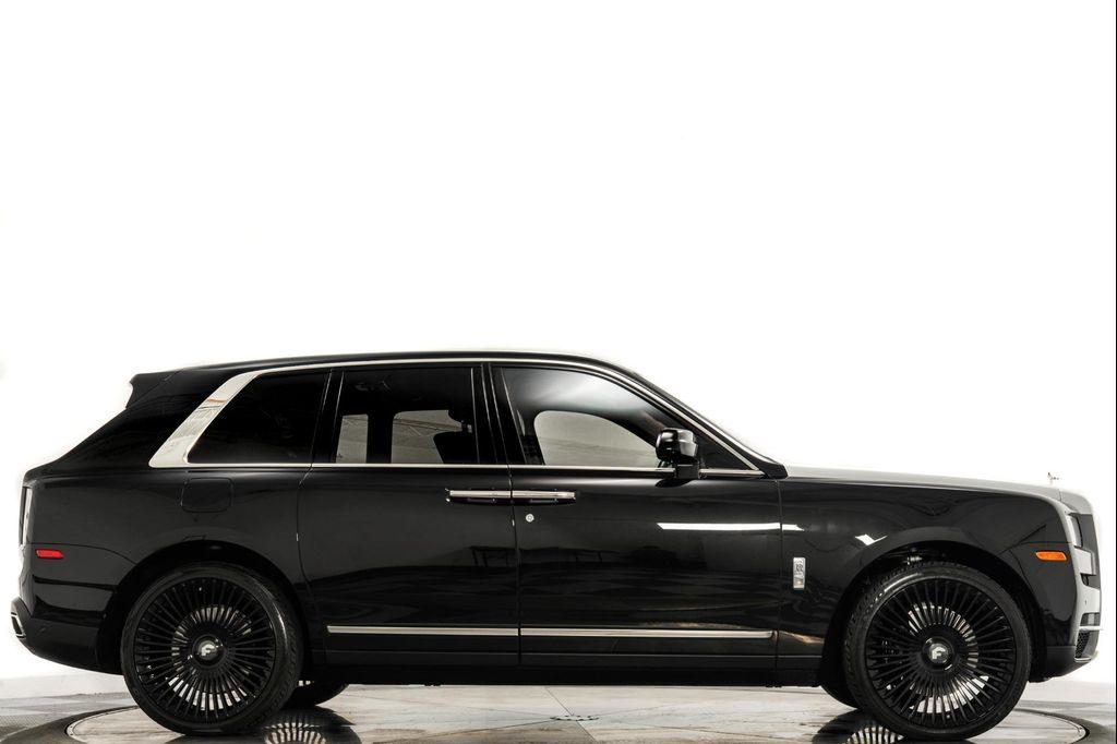 used 2022 Rolls-Royce Cullinan car, priced at $299,900