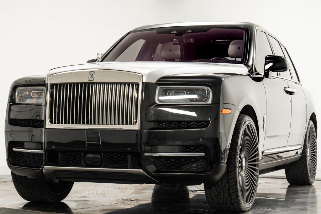 used 2022 Rolls-Royce Cullinan car, priced at $299,900