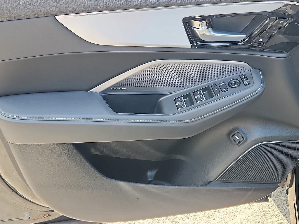 new 2025 Acura MDX car, priced at $60,150