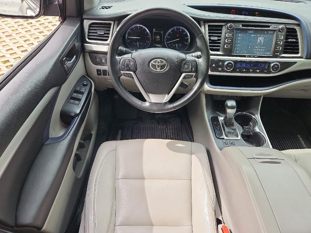 used 2018 Toyota Highlander car, priced at $24,430