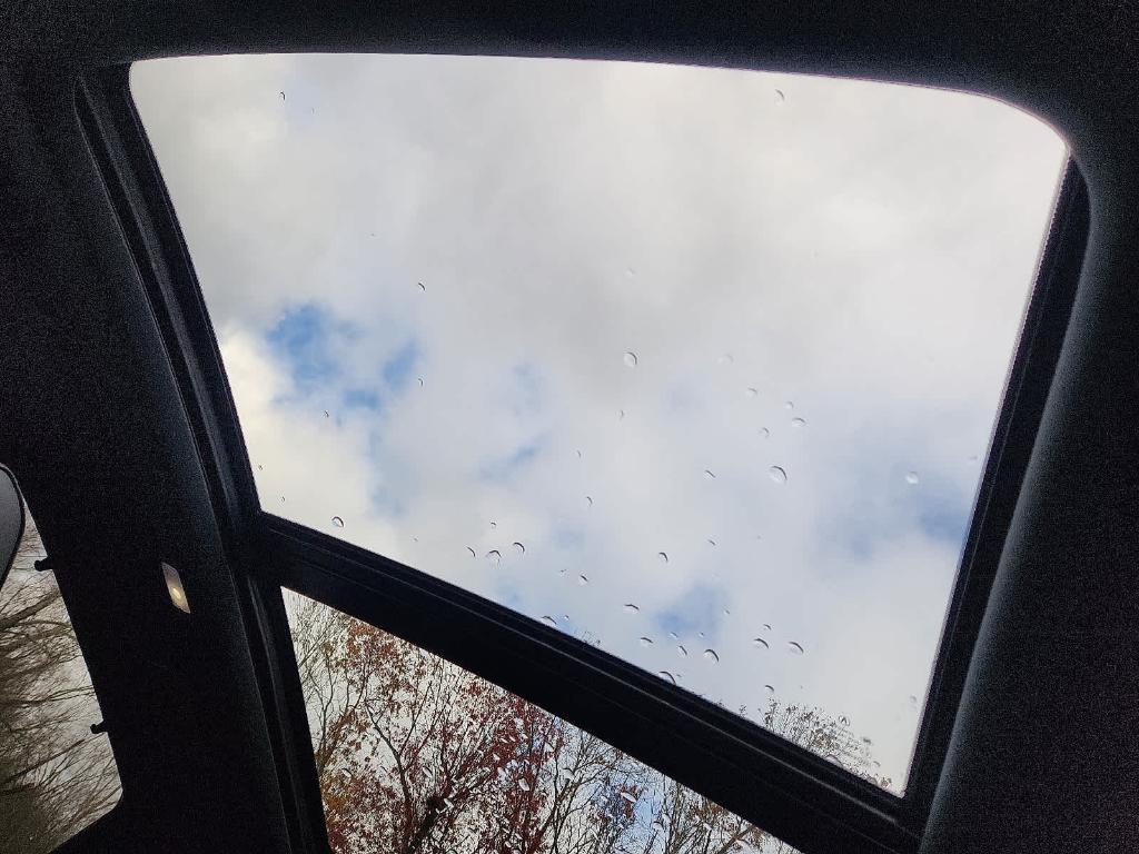 used 2023 Acura MDX car, priced at $41,999