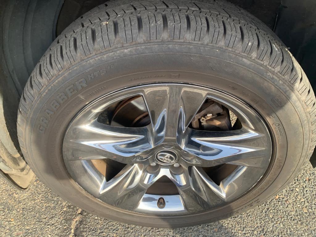 used 2017 Toyota Highlander car, priced at $25,999