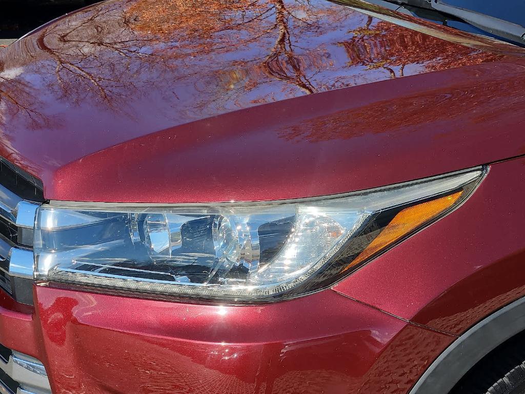 used 2017 Toyota Highlander car, priced at $25,999