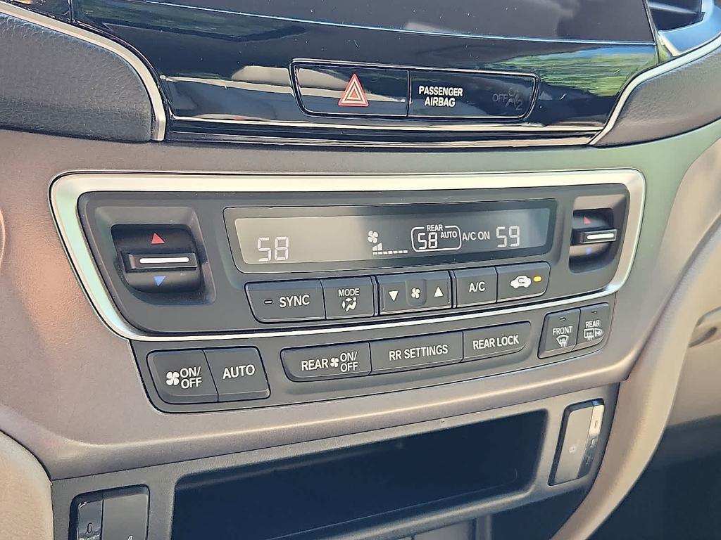 used 2022 Honda Pilot car, priced at $35,695