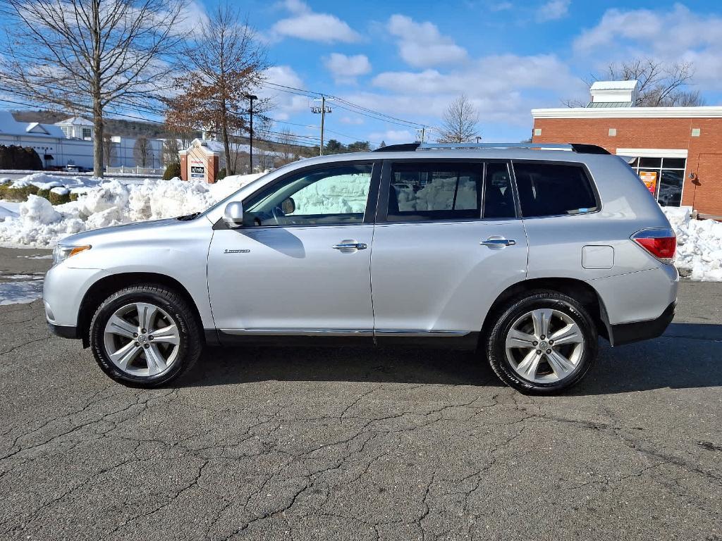 used 2013 Toyota Highlander car, priced at $15,806