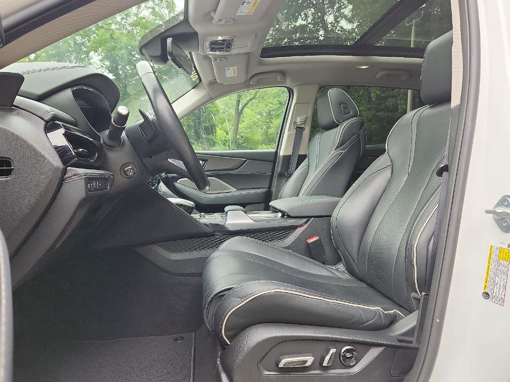used 2023 Acura MDX car, priced at $53,395