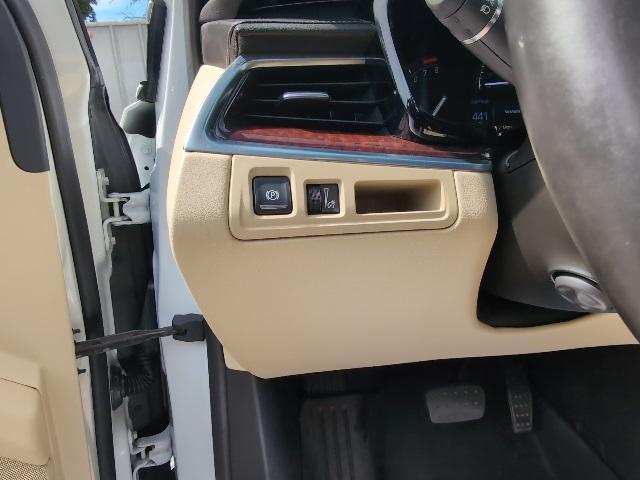 used 2018 Cadillac XT5 car, priced at $21,940