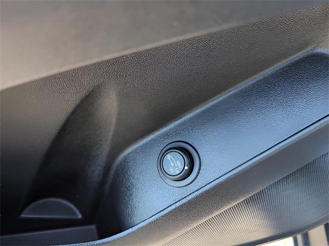 used 2023 Chevrolet Equinox car, priced at $19,506