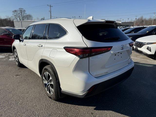 used 2021 Toyota Highlander car, priced at $27,820