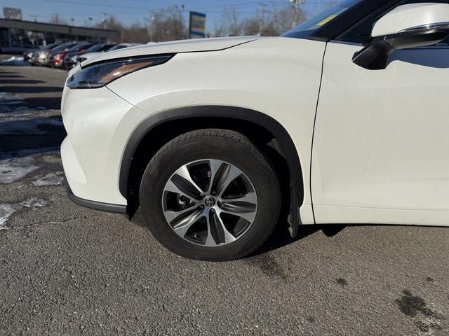 used 2021 Toyota Highlander car, priced at $27,820