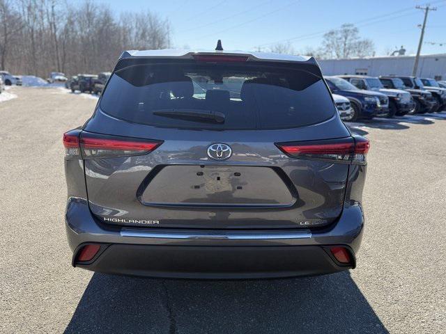 used 2022 Toyota Highlander car, priced at $29,474