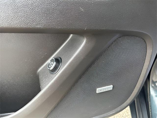 used 2019 Chevrolet Traverse car, priced at $23,498