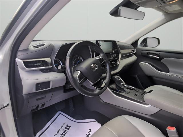 used 2021 Toyota Highlander Hybrid car, priced at $27,950