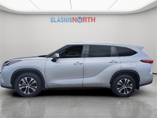 used 2021 Toyota Highlander Hybrid car, priced at $27,950