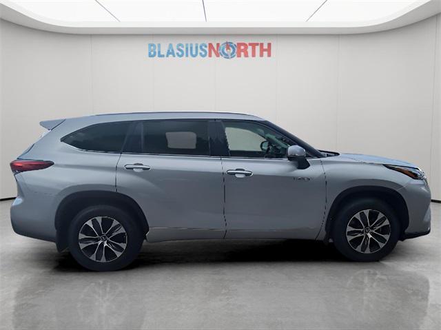 used 2021 Toyota Highlander Hybrid car, priced at $27,950