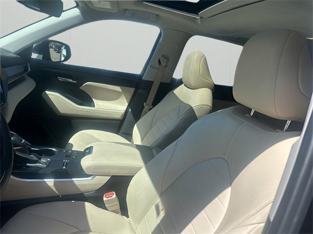 used 2023 Toyota Highlander Hybrid car, priced at $37,792