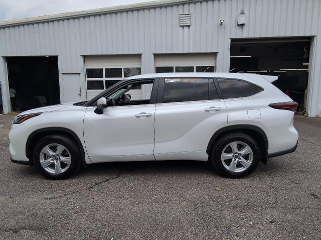used 2024 Toyota Highlander car, priced at $37,988
