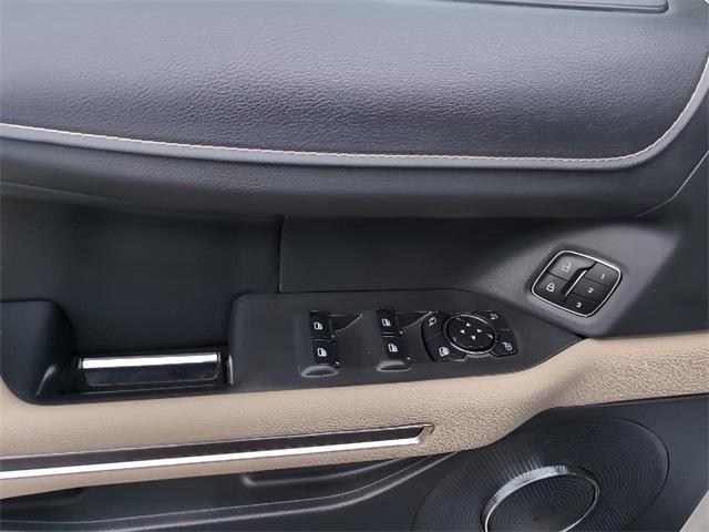 used 2024 Ford Expedition car, priced at $53,996