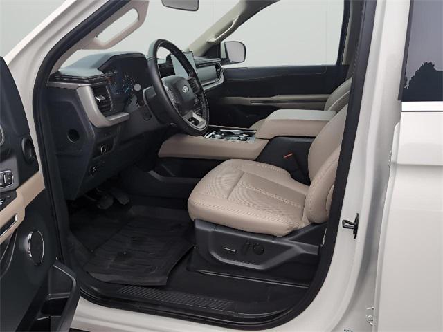 used 2024 Ford Expedition car, priced at $53,996