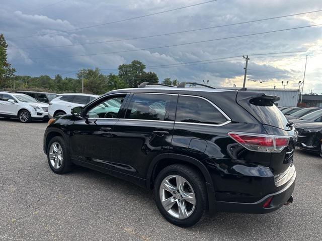 used 2015 Toyota Highlander car, priced at $17,988