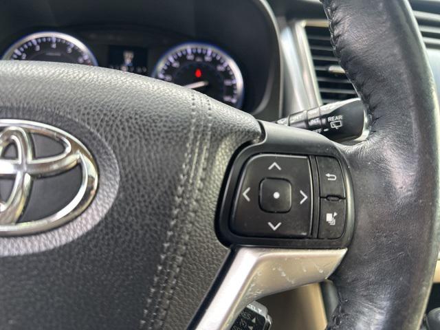 used 2015 Toyota Highlander car, priced at $17,988