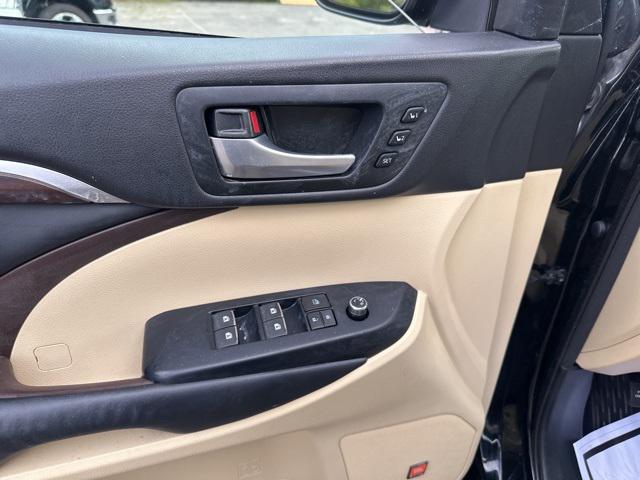 used 2015 Toyota Highlander car, priced at $17,988