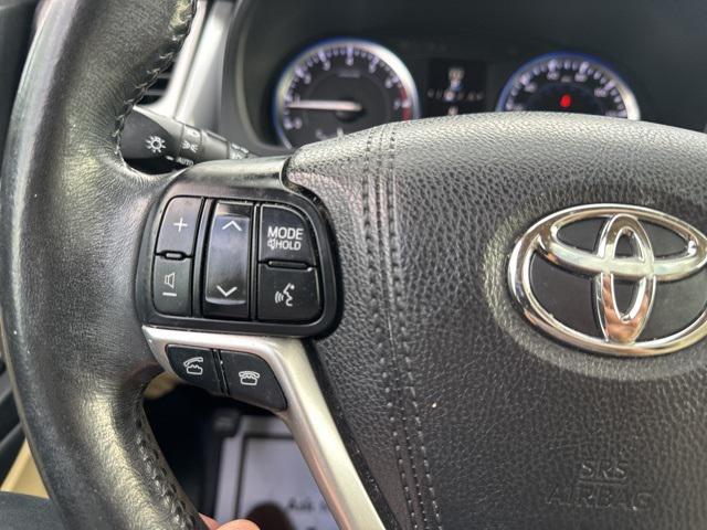 used 2015 Toyota Highlander car, priced at $17,988