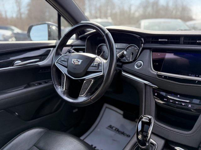 used 2023 Cadillac XT5 car, priced at $30,470